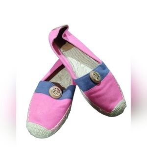 Tory Burch espadrilles with logo medallions in a 🩷 and 💙color